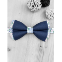 Nœud papillon bleu marine sur base fleurie