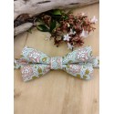 Noeud papillon double vert et rose à fleurs