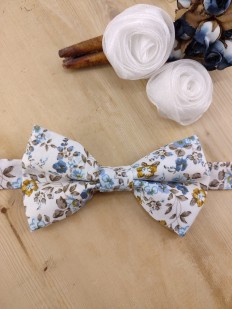 Nœud papillon à fleurs bleues