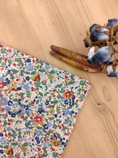 Pochette costume fleuri bleu, terracotta et vert