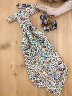 Lavallière fleuri bleu, terracotta et vert
