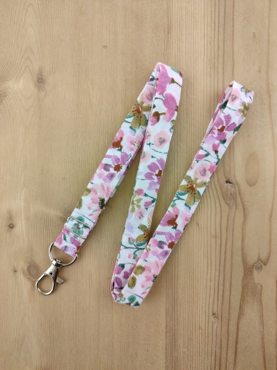 Dragonne porte badge / clés Sakura rose