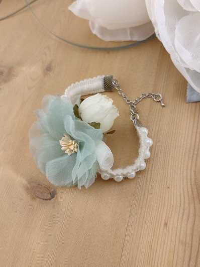 Bracelet ruban tessé perlé et fleur