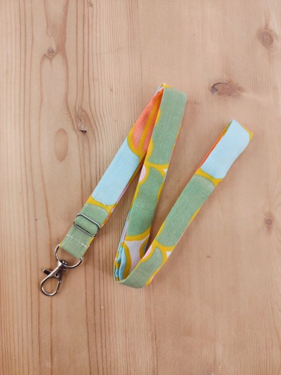 Dragonne porte badge / clés aux motifs vifs