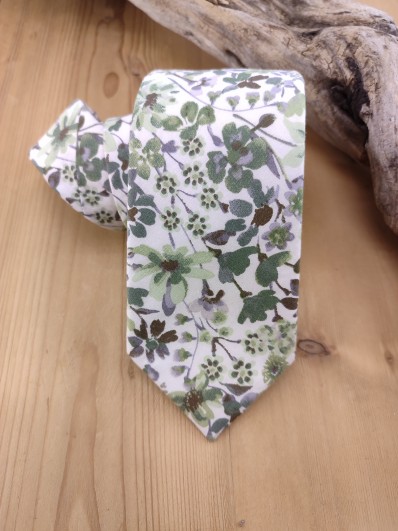 Cravate vert sauge à fleurs