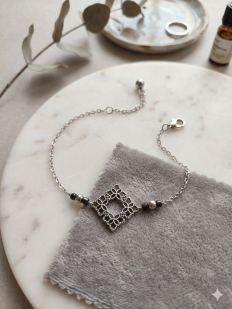 Bracelet filigrane carré argenté