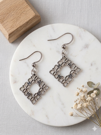 Boucles d'oreilles filigrane carré argenté