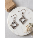 Boucles d'oreilles filigrane carré argenté