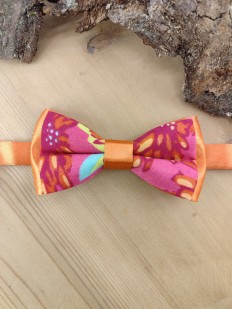 Noeud papillon Liberty fleuri orange et fuchsia pour enfant 