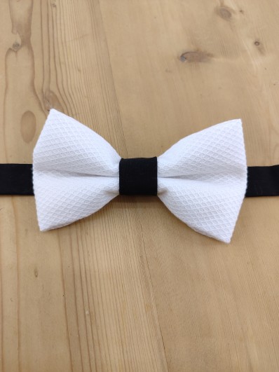 Noeud papillon blanc texturé