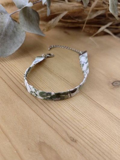 Bracelet Liberty vert sauge personnalisable – trèfle porte-bonheur argenté