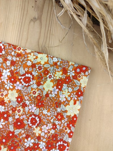 Pochette de Costume Fleurie Terracotta – L'Accessoire de Finition Champêtre