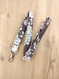 Dragonne porte badge / clés - Motif Floral Beige & Marron