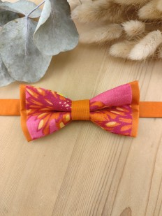 Noeud papillon enfant orange brûlée et fuchsia fleuri