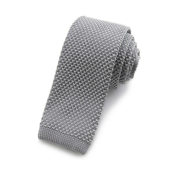 Cravate tricot gris argent