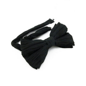 Noeud papillon noir aspect froissé
