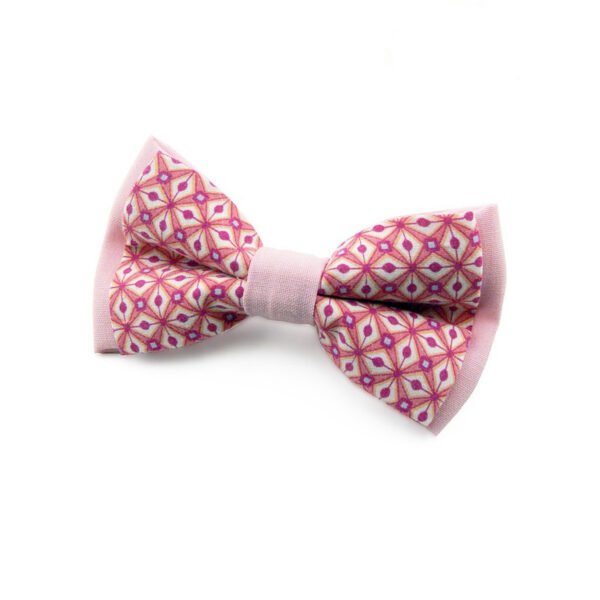 Noeud papillon rose à motifs