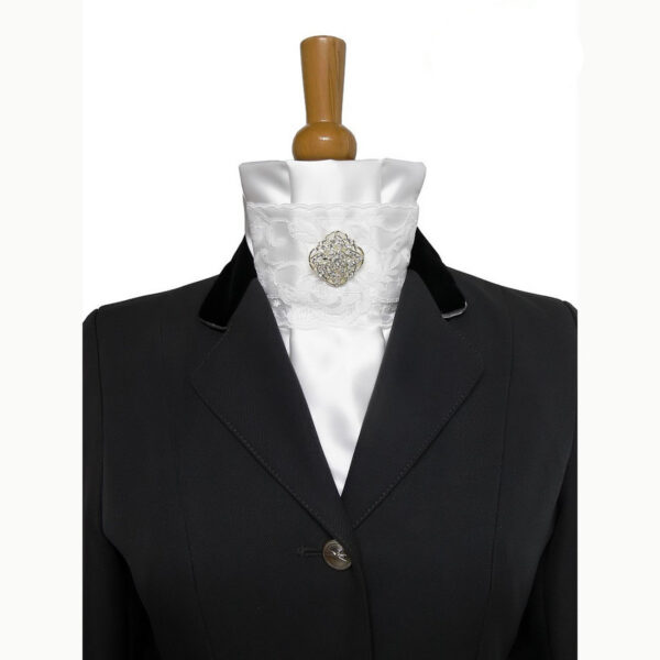 Cravate de dressage