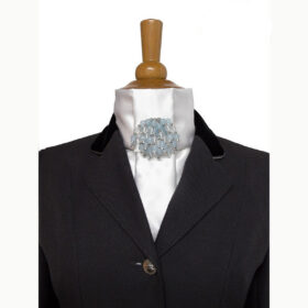 Cravate de dressage blanche et bleue