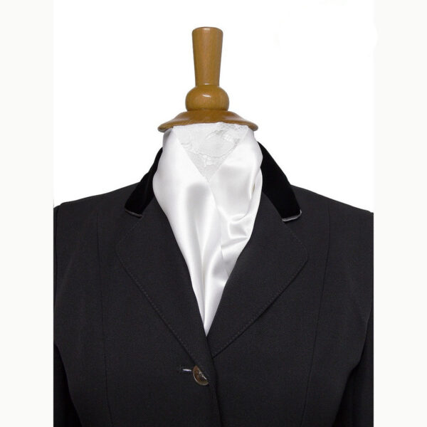 Cravate de dressage