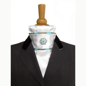 Cravate de dressage perlée