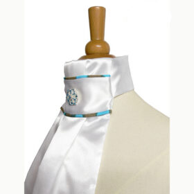 Cravate de dressage perlée