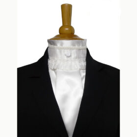 Plastron à col façonné