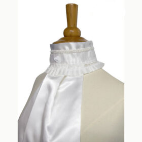 Plastron à col façonné