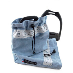 Housses étriers bleu denim avec broderies anglaises