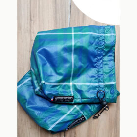 Sacs étriers bleu et vert à carreaux