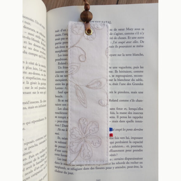 Marque pages brodé