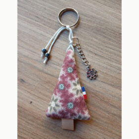 Porte clés sapin couleur prune