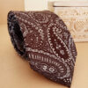 Cravate marron motif cachemire