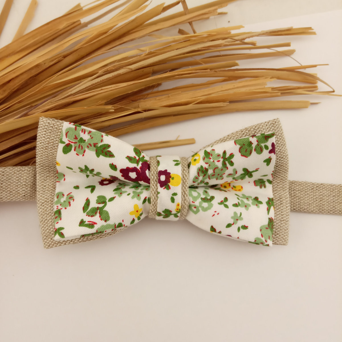 Noeud papillon floral pour enfant