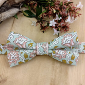 Noeud papillon double vert et rose à fleurs