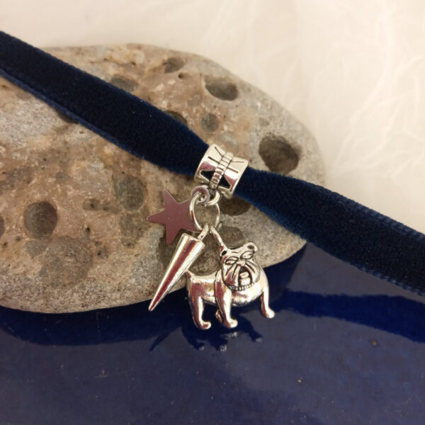 Bracelet velours avec pendentif chien