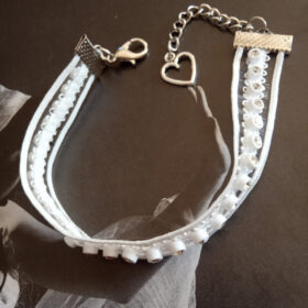 Bracelet blanc à strass