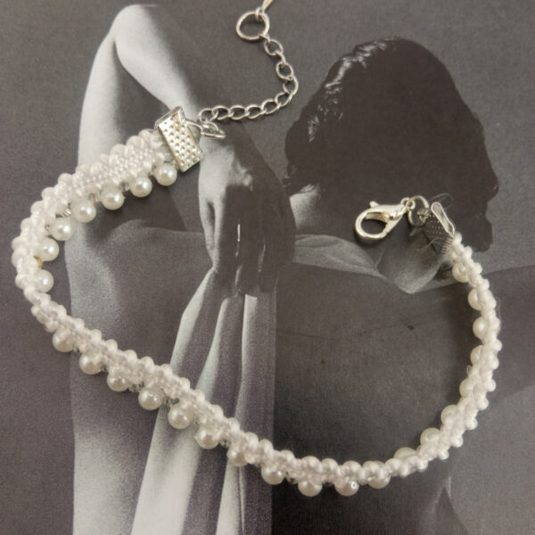 Bracelet ruban ivoire à fines perles