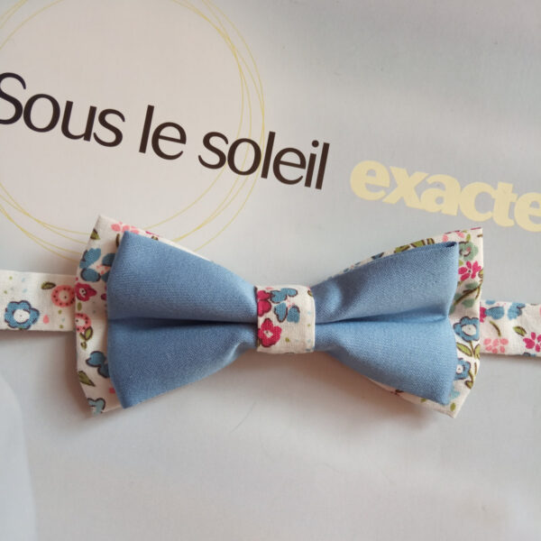 Noeud papillon enfant bleu et Liberty rose
