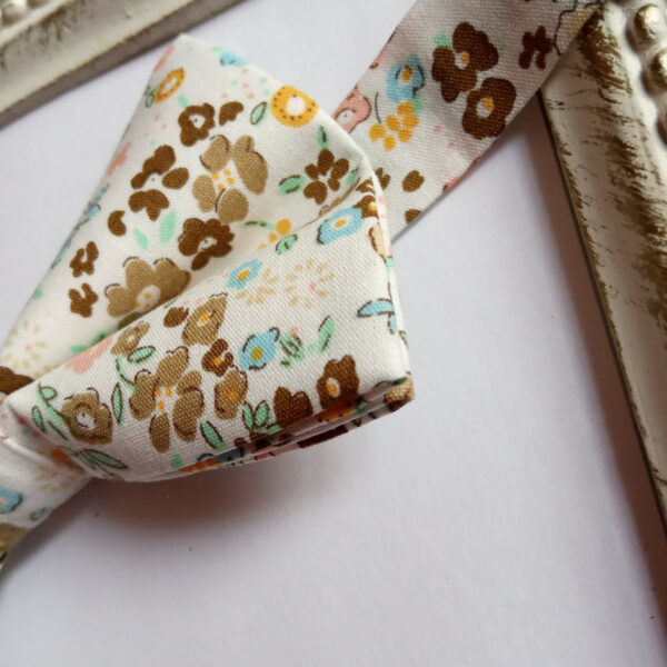 Noeud papillon petites fleurs