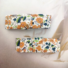 Barrette clic-clac fleurs marron clair