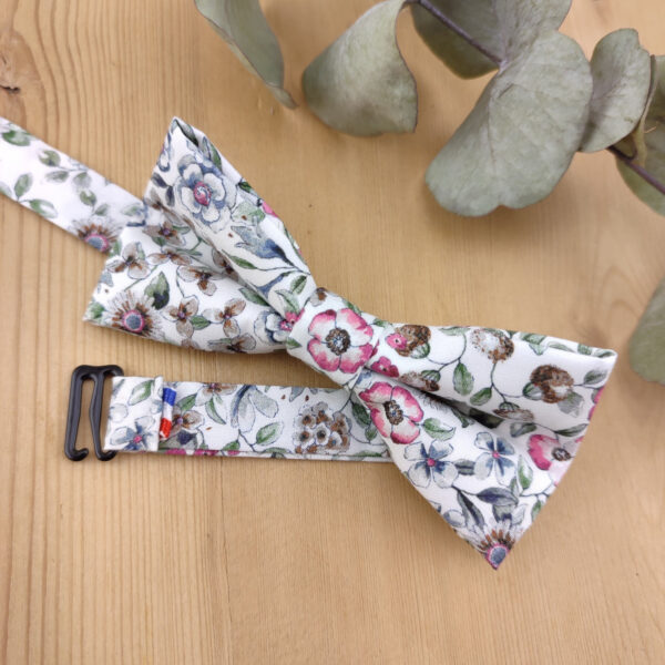 Noeud papillon enfant rose au feuillage vert sauge