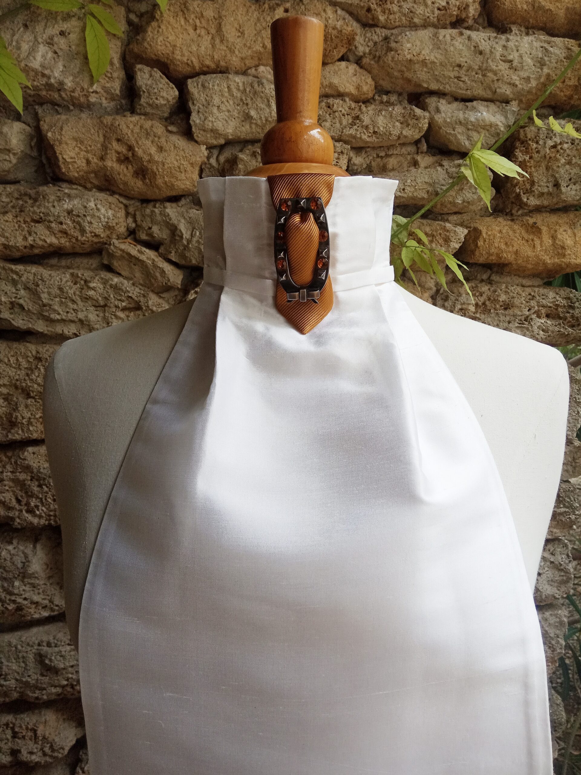 Lavallière avec boucle métal et strass