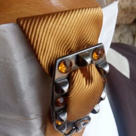 Lavallière avec boucle métal et strass