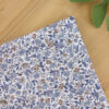 Pochette de costume à fleurs Liberty bleues