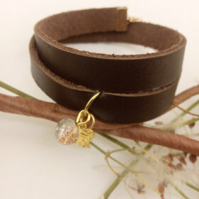 Bracelet double en cuir et pendentif doré