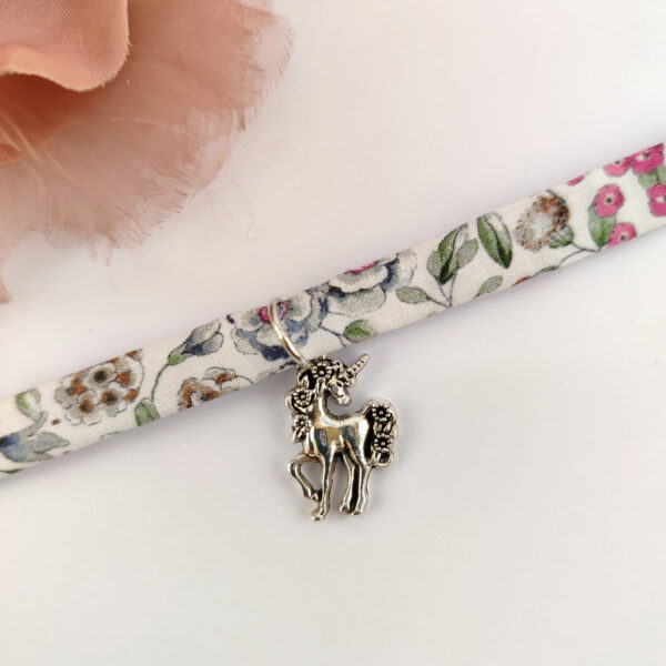 Bracelet licorne en tissu