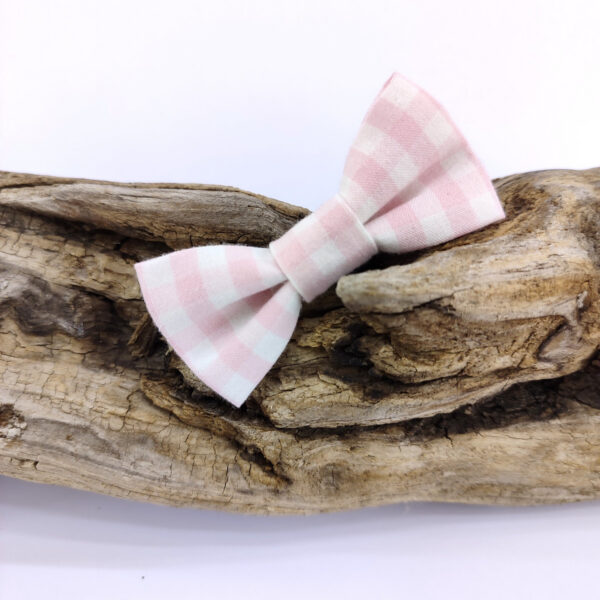 Barrette noeud papillon petits carreaux roses