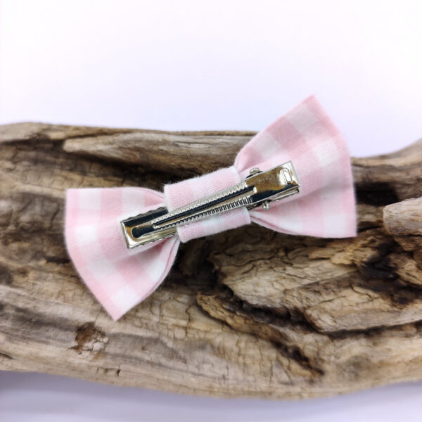 Barrette noeud papillon petits carreaux roses