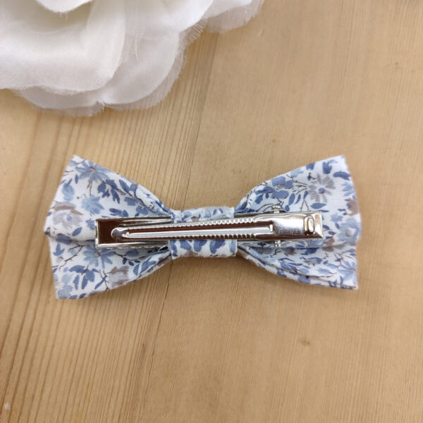 Barrette noeud papillon tissu Liberty bleu